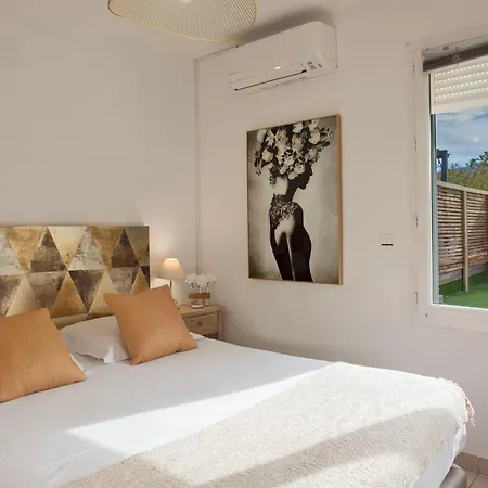 Jasmin 3 Avec Grande Terrasse 6 à 8 Personnes * Calvi (Corsica)
