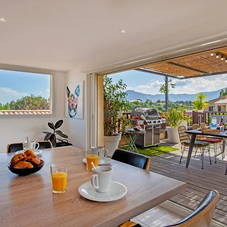 Jasmin 3 Avec Grande Terrasse 6 à 8 Personnes * Calvi (Corsica)