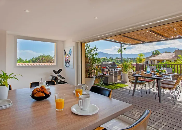 Jasmin 3 Avec Grande Terrasse 6 à 8 Personnes * Calvi (Corsica)