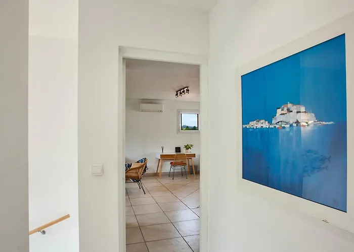 Jasmin 3 Avec Grande Terrasse 6 à 8 Personnes Calvi (Corsica)