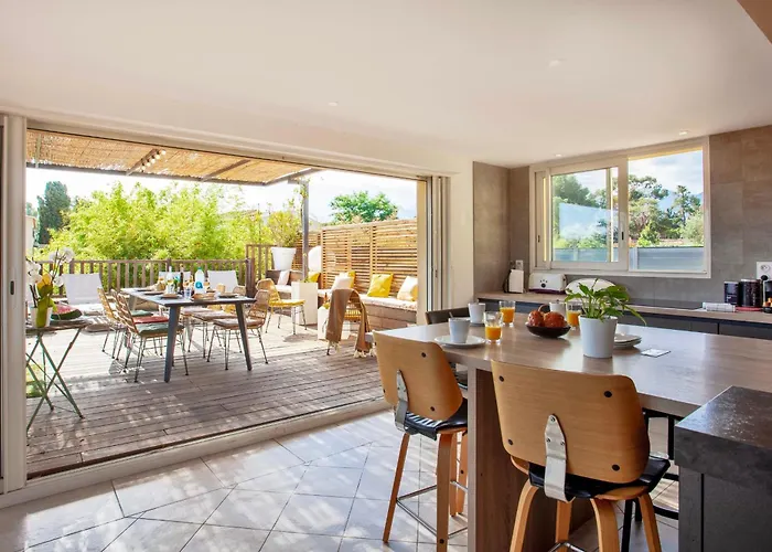 Jasmin 3 Avec Grande Terrasse 6 à 8 Personnes *